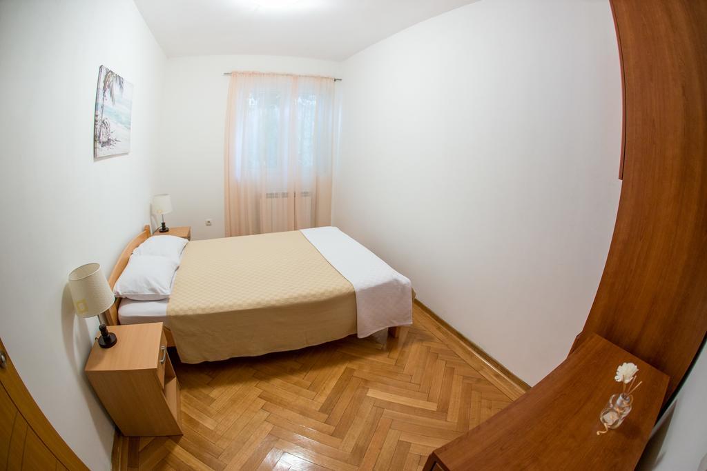 Saint Stefan Apartments Sveti Stefan Habitación foto