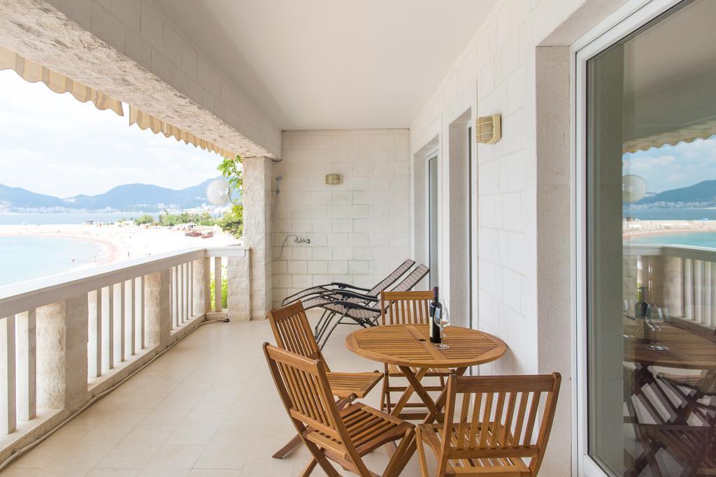 Saint Stefan Apartments Sveti Stefan Habitación foto